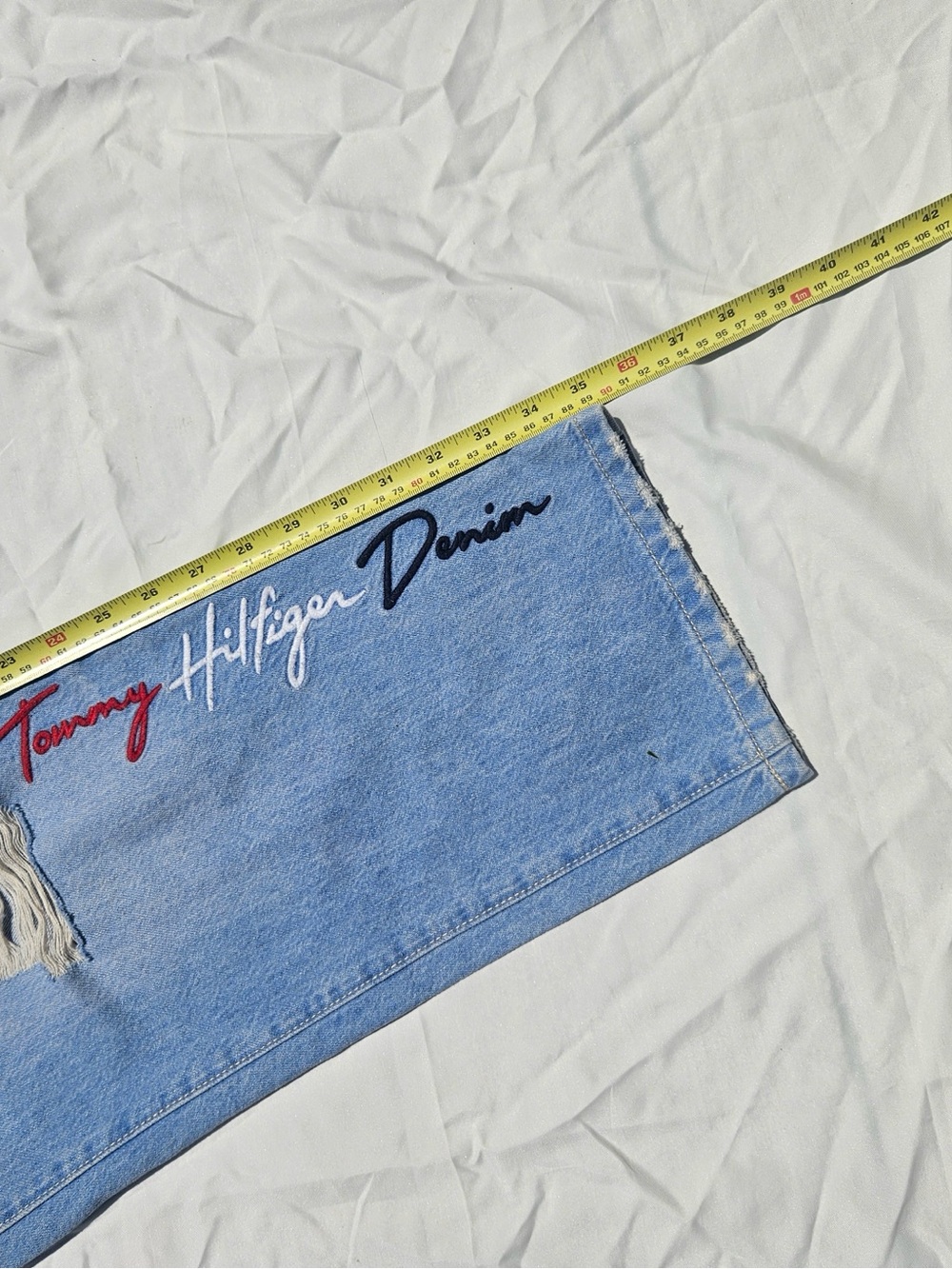 Tommy Hilfiger Women's Light Blue Denim Jeans with Embroidery Leg - Picture 16 of 16